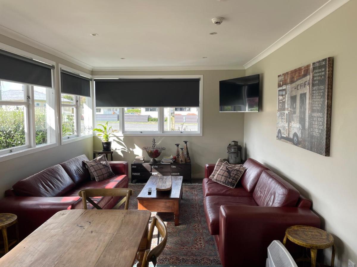 Fatowl Motel, Bar & Eatery Motel